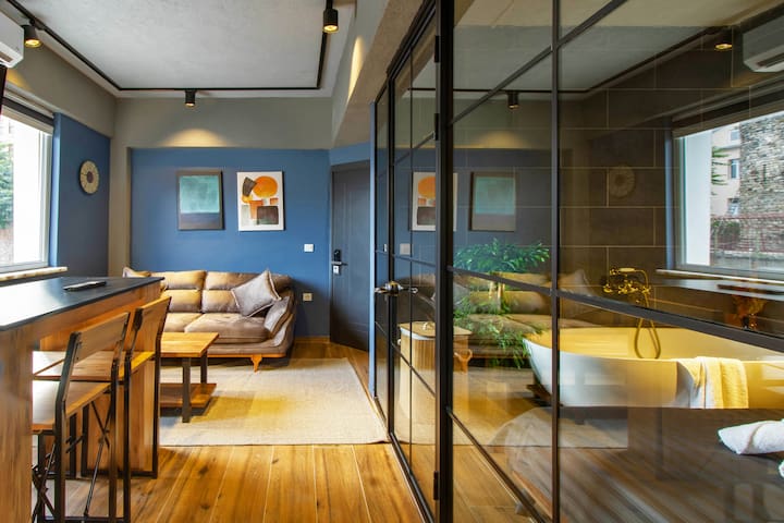 3 min to Galata Tower,Great 2 Units,3 Bedrm,2 Bath