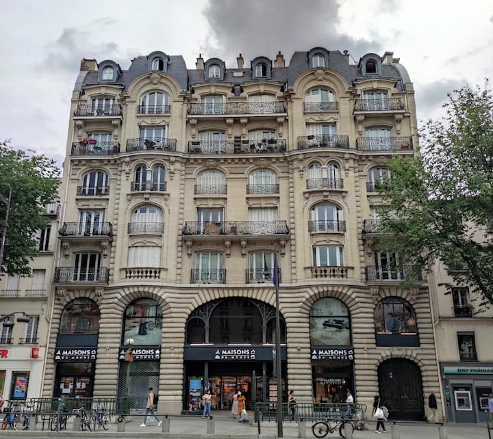 Apartment in stunning Haussmann building Apartments for Rent in Paris