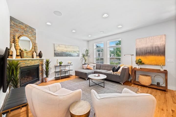 Luxury 5 bd / 4ba – sleeps 10 Near Platt Park / DU gallery image 4