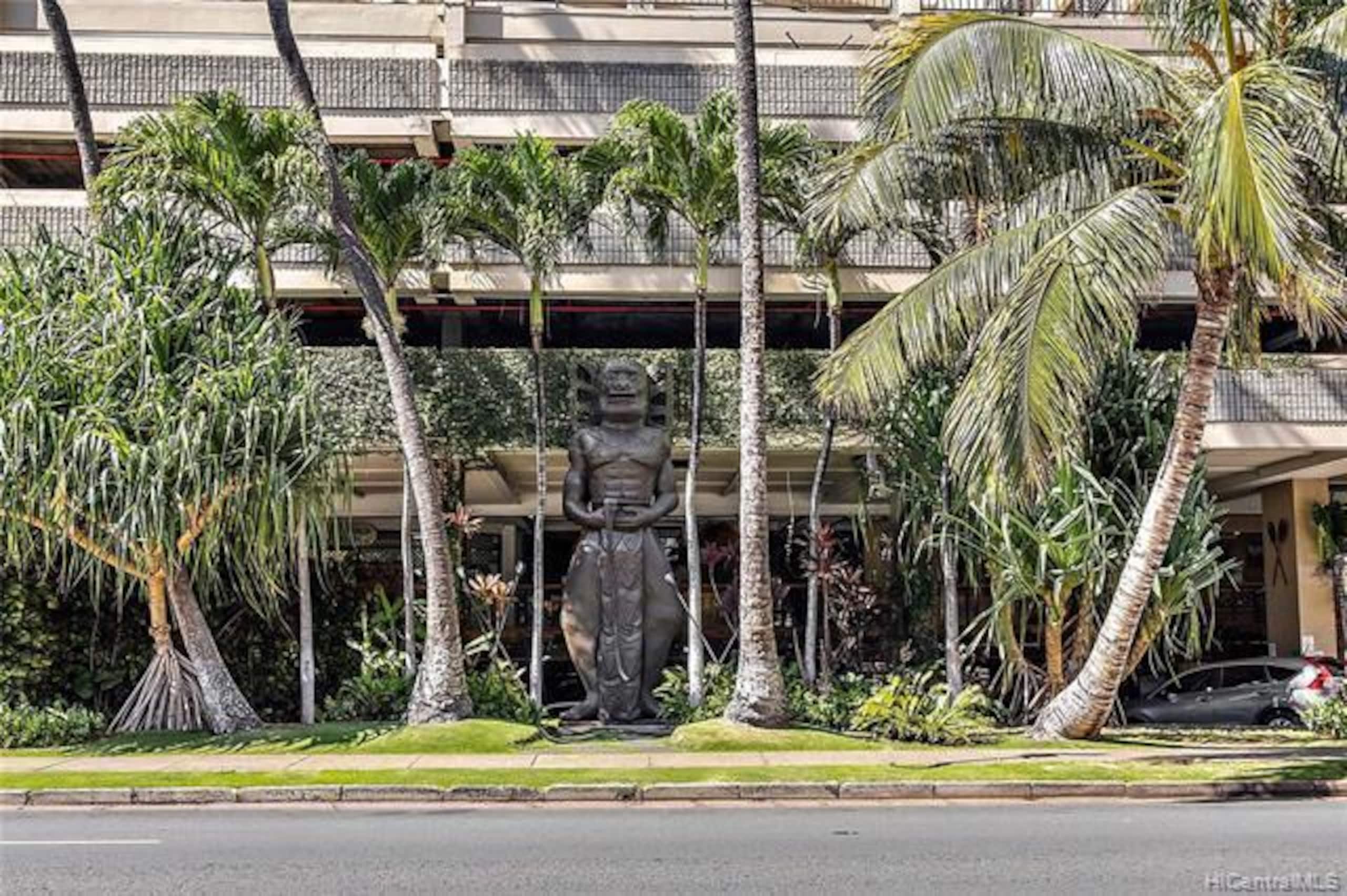 Condo in Honolulu · ★5.0 · Studio · 3 beds · 2 baths - Image 24