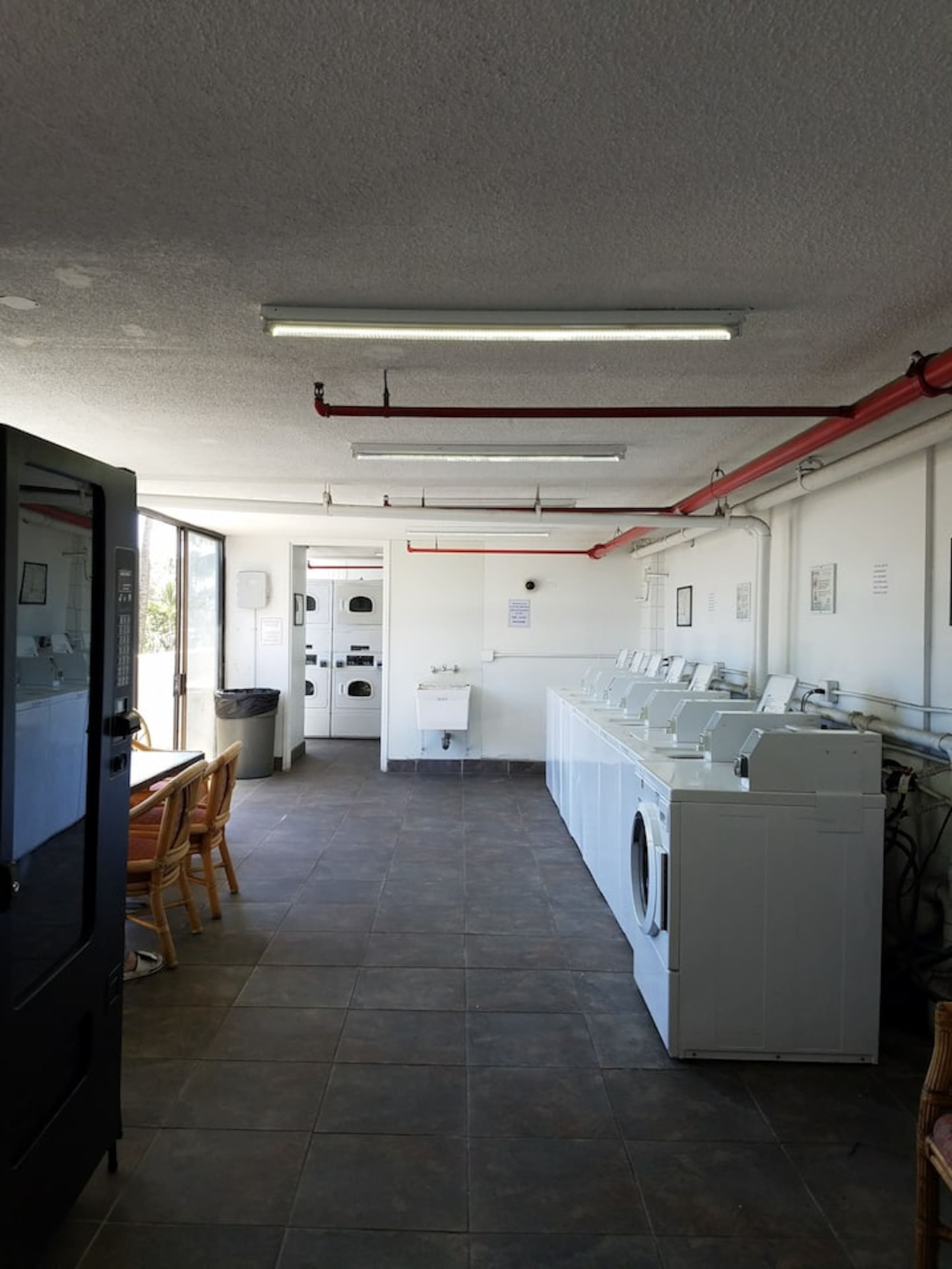 Condo in Honolulu · ★5.0 · Studio · 3 beds · 2 baths - Image 21