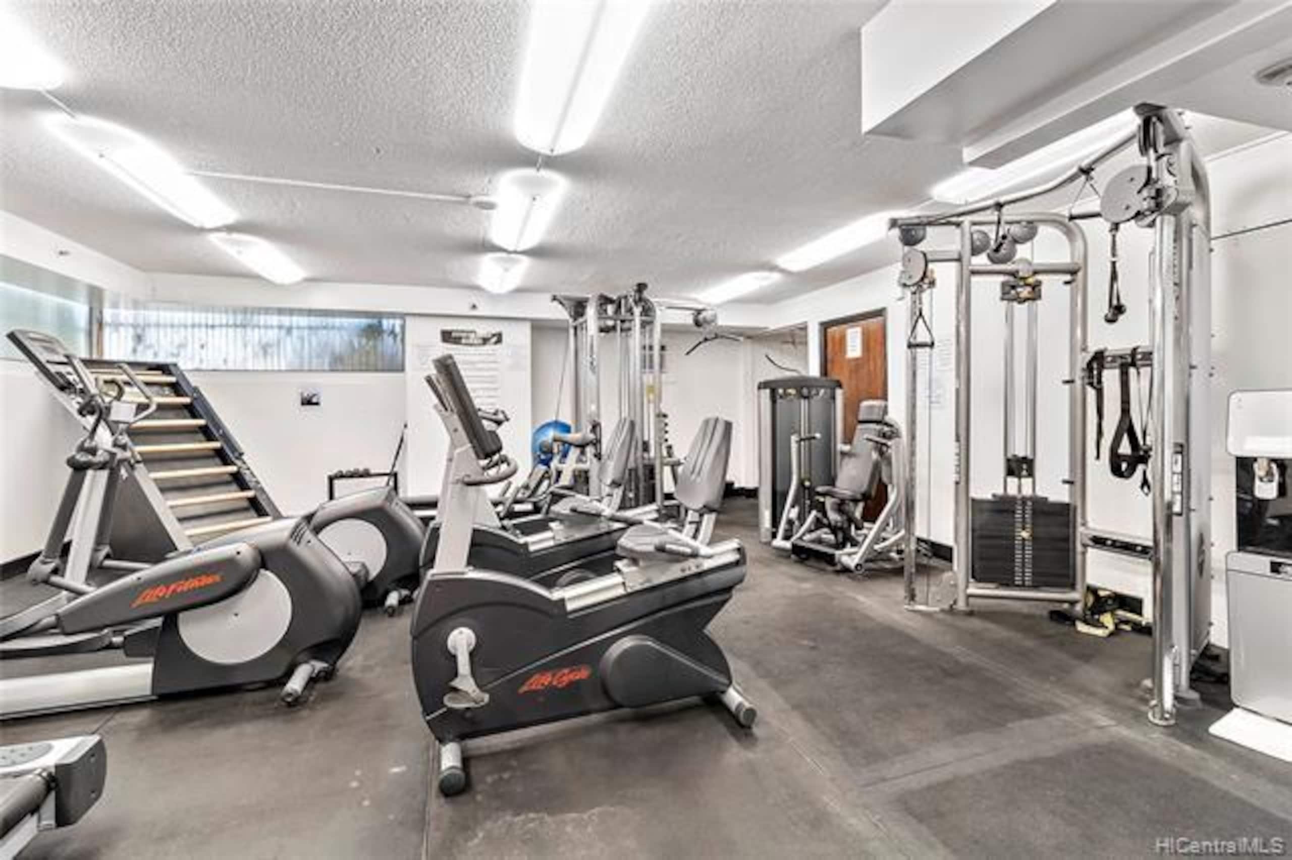 Condo in Honolulu · ★5.0 · Studio · 3 beds · 2 baths - Image 20