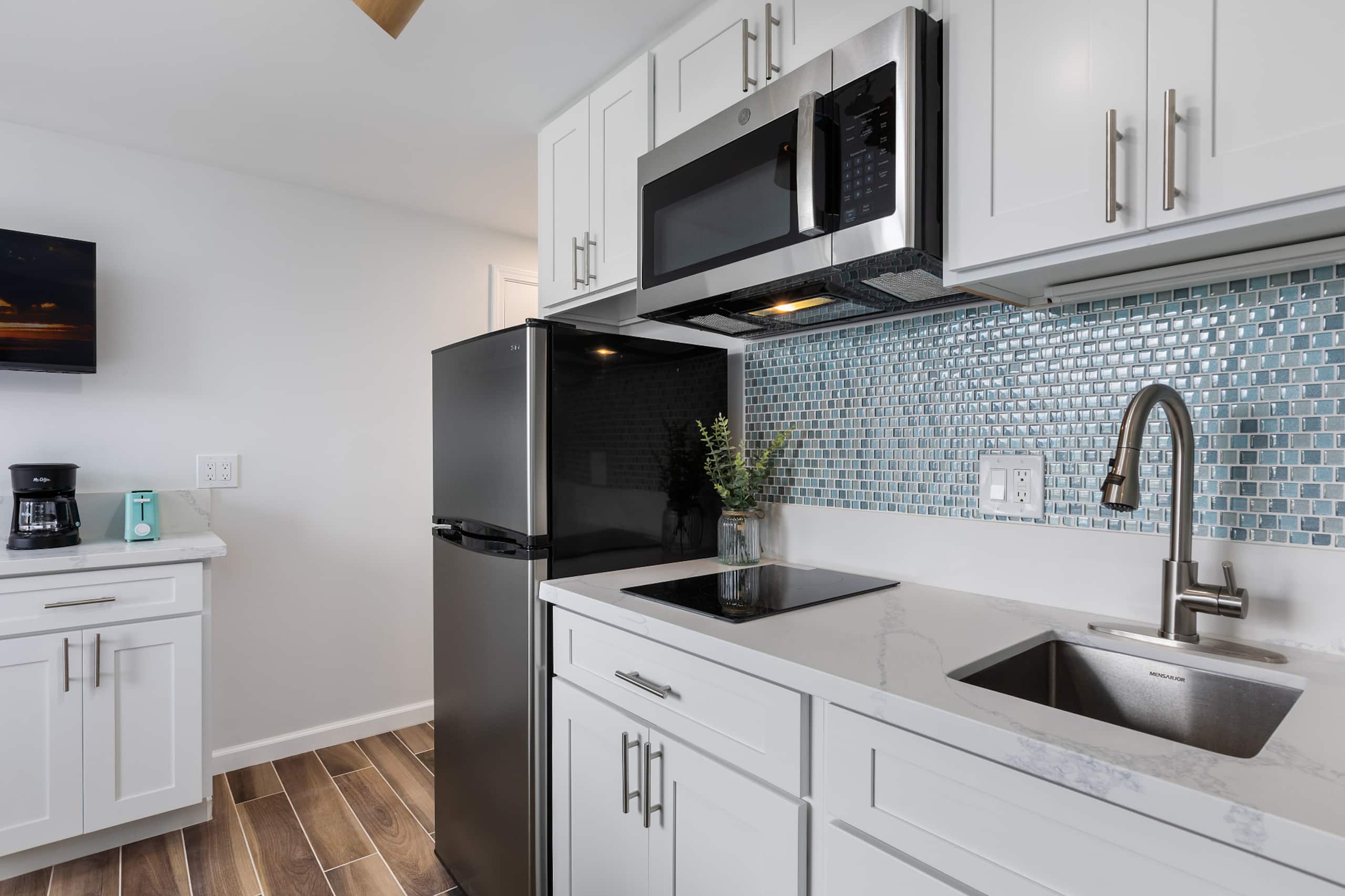 Condo in Honolulu · ★5.0 · Studio · 3 beds · 2 baths - Image 17
