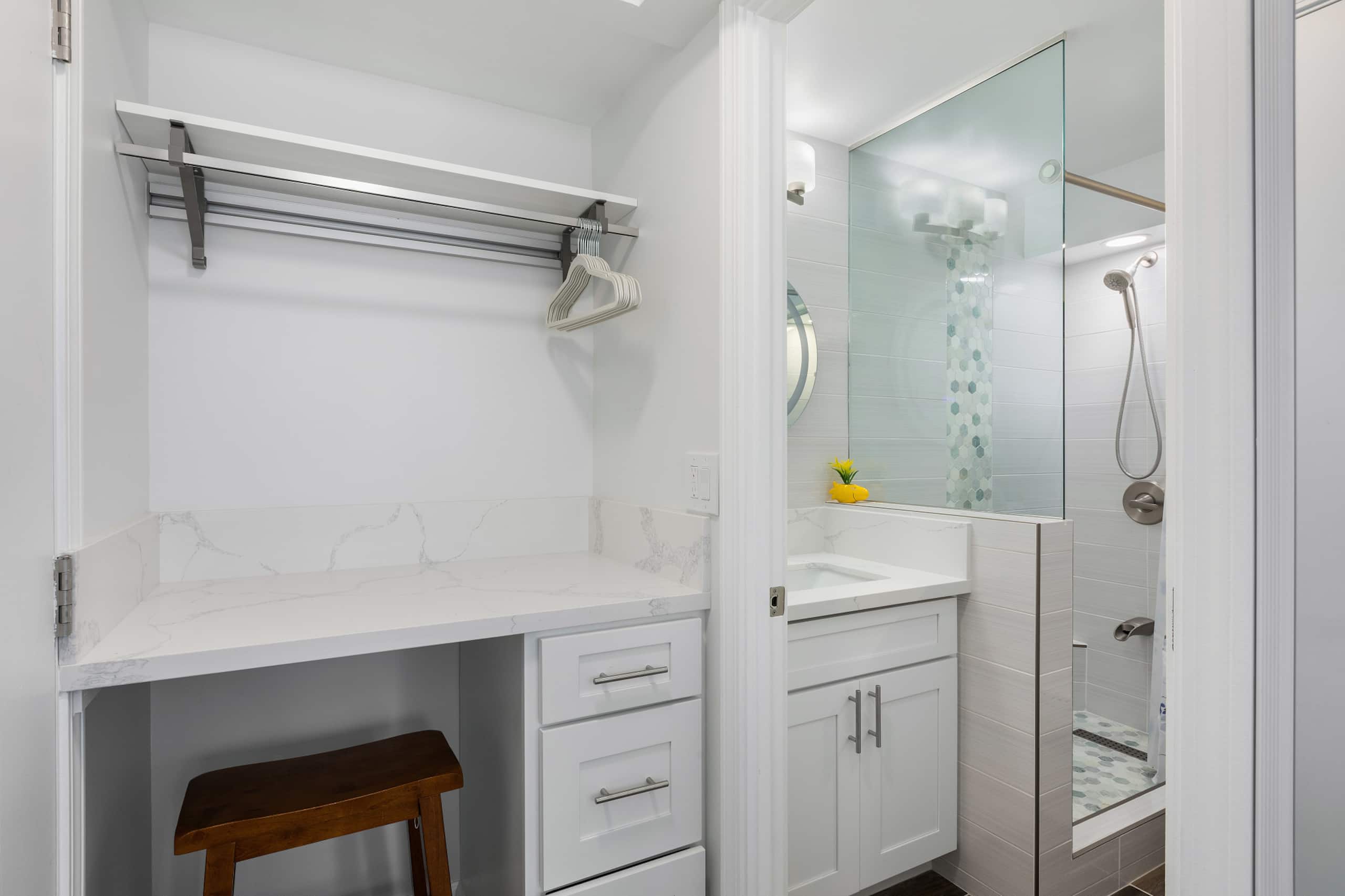 Condo in Honolulu · ★5.0 · Studio · 3 beds · 2 baths - Image 18