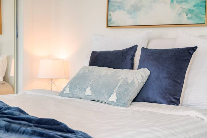 Beautiful 3 BDR home with unique outdoor oasis gallery image 5