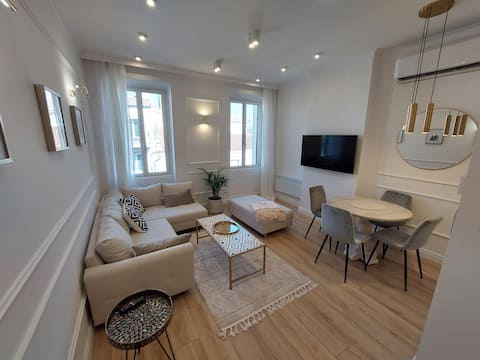 Successful Airbnb property: Saint Raphael's apartment, rated 3 stars in Saint Raphaël