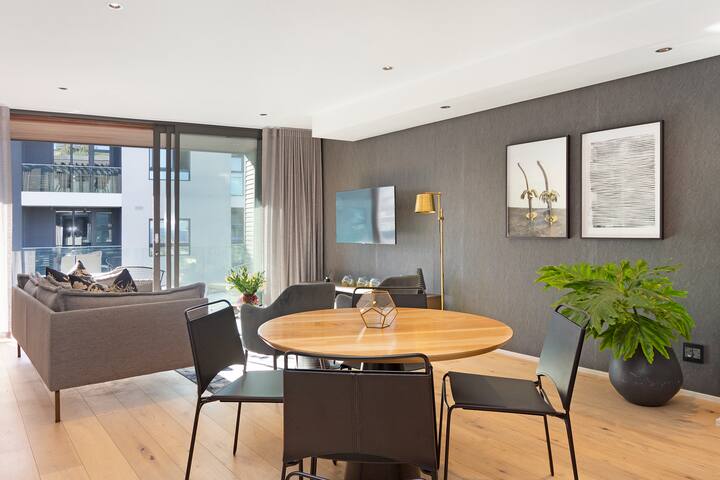 Vibrant Living in the heart of Sea Point (Apt 704) gallery image 4