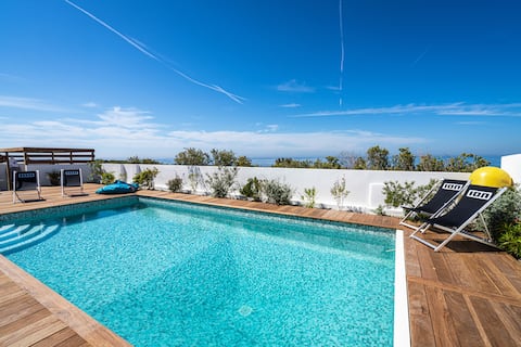 Exceptional Accommodation/In Front of the Sea/Swimming Pool