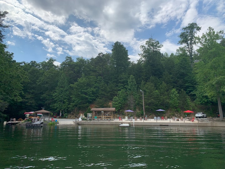 Bearfoot Log Cabin!- Beach & Lake Access! - Lake Lure, NC