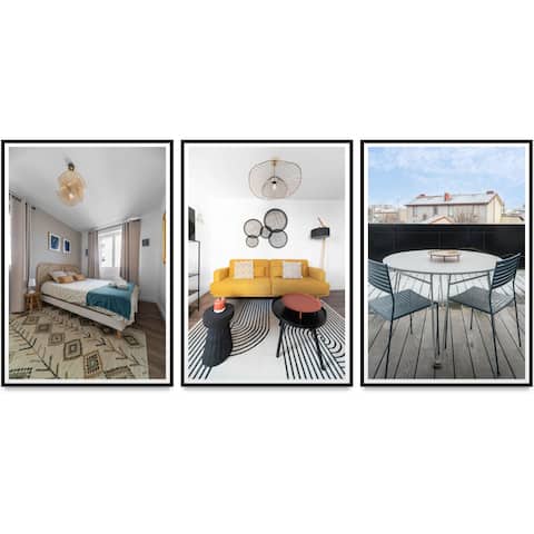 Large apartment with private parking space