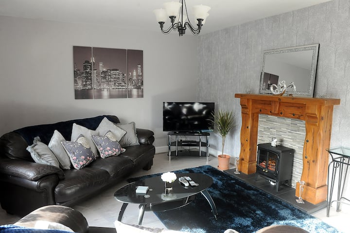 Kitty's Corner A Spacious 4 Bedroom Home - County Donegal