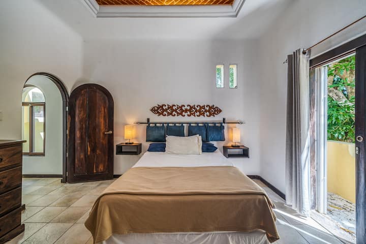 Habitación numero 2 con balcón.