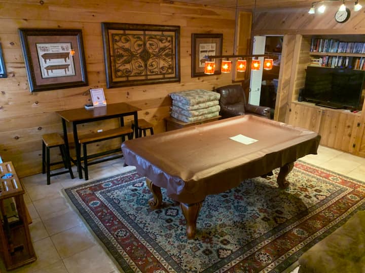 Broken Arrow Cabin - Hot Tub - 3 Miles To King St. - Boone, NC