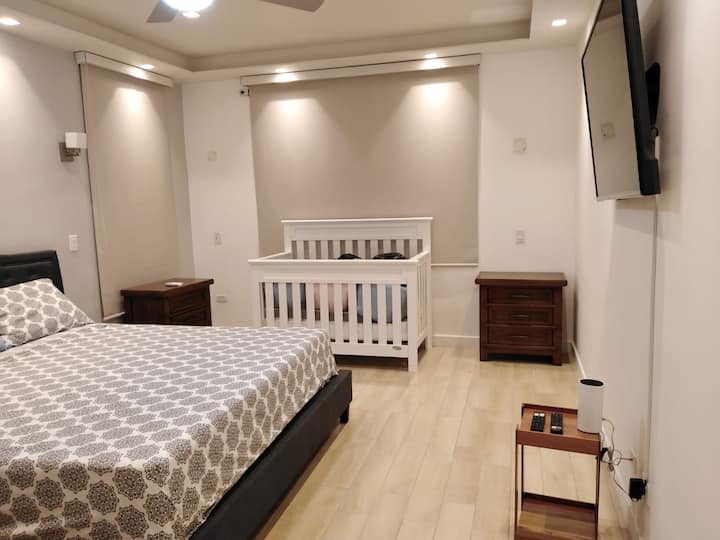 Стая №1, основно легло и детско креватче.