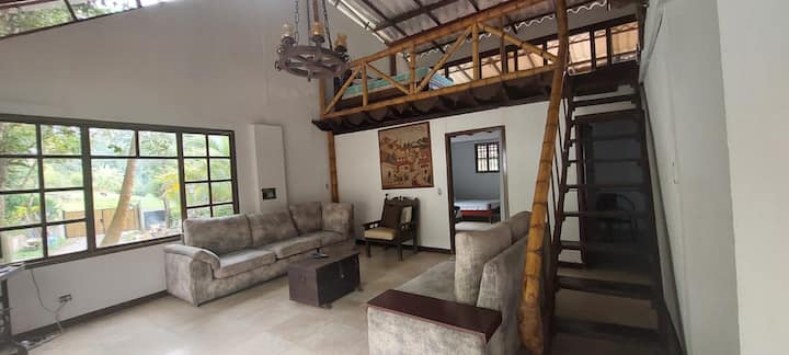 Sofisticada Y Hermosa Finca Con Piscina Privada - Villeta