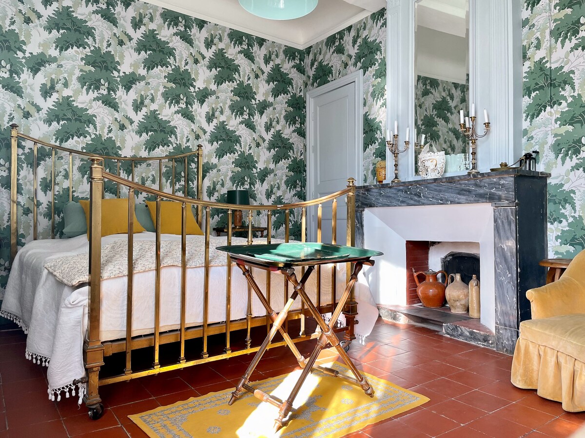 全新客用套房经过全面装修。