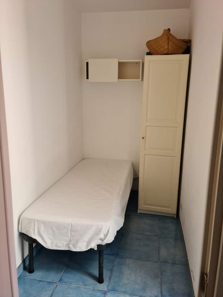 Კომუნალური ოთახი - მომსახურების ოთახი