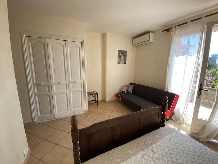 غرفة النوم 1