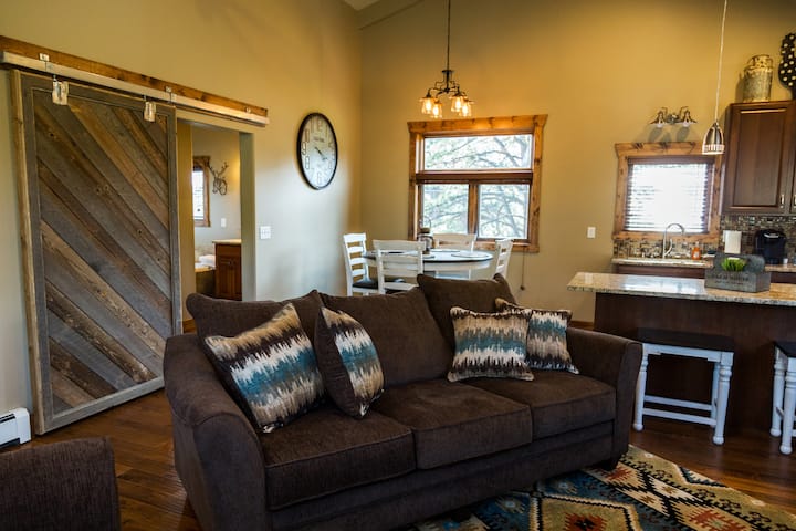 Spacious Mountain Condo. Awesome Patio Views. - Estes Park, CO