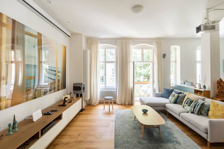 A super luxury apartment in the coolest location. gallery image 3