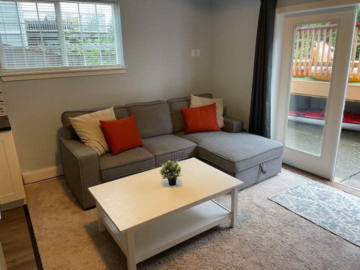 Lovely 1 bedroom suite with pool Holiday homes for Rent in Sooke, British Columbia, Canada