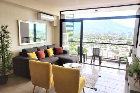 Beautiful 2-bed condo w/ amazing views & location.