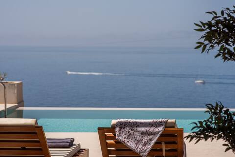 Limnionas 'Absolute' Cave Villa