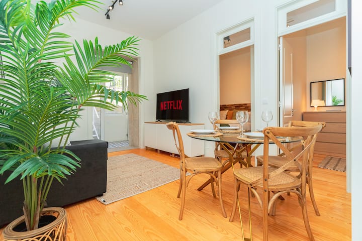 Apt With Beautiful Garden In The Heart Of The City - Oporto