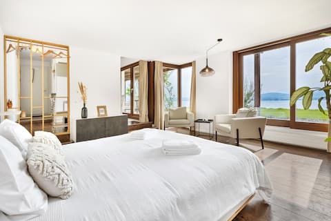 Studio with panoramic view