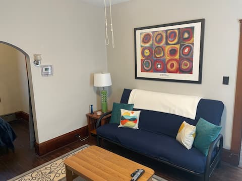 Successful Airbnb property: Cozy Vintage Asiatown Downstairs Apartment in Goodrich Kirtland Pk