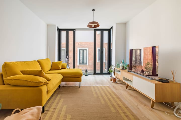 Luminosa Habitación Con Baño Privado. - Madrid