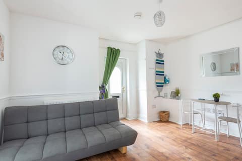 Successful Airbnb property: Cheerful Maisonette in the heart of Orrell Park in Aintree Village