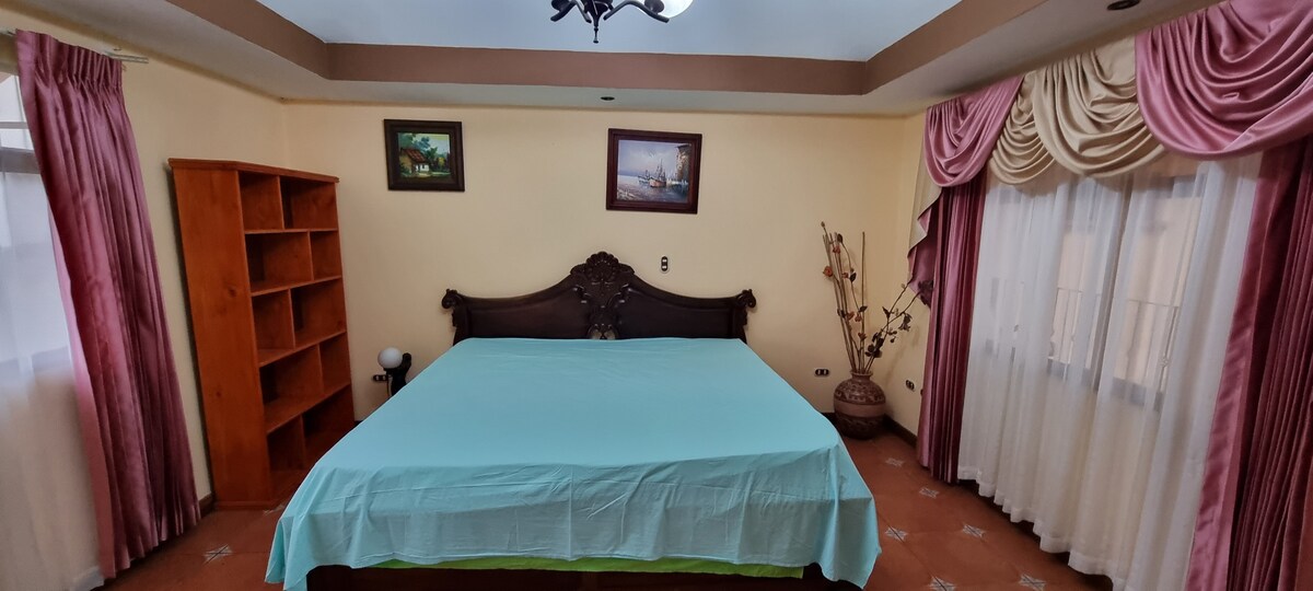 Charming house with large green spaces — 2 bedroom vacation rental in Alajuela
