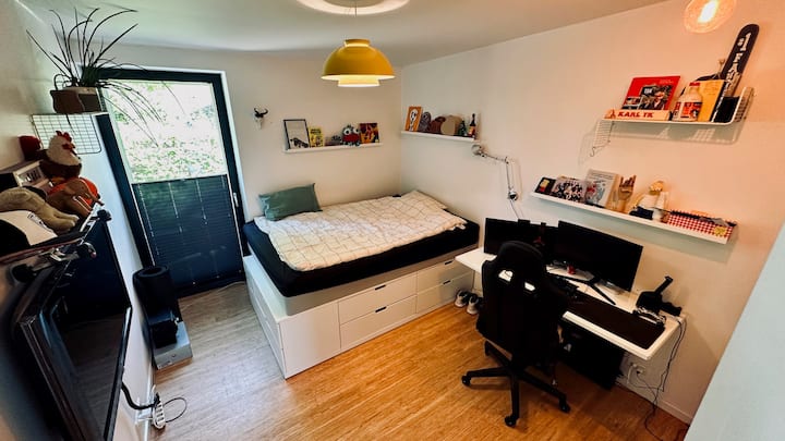 Chumba # 3 - chenye kitanda cha watu wawili  

Chumba namba 3 kilicho na kitanda cha watu wawili