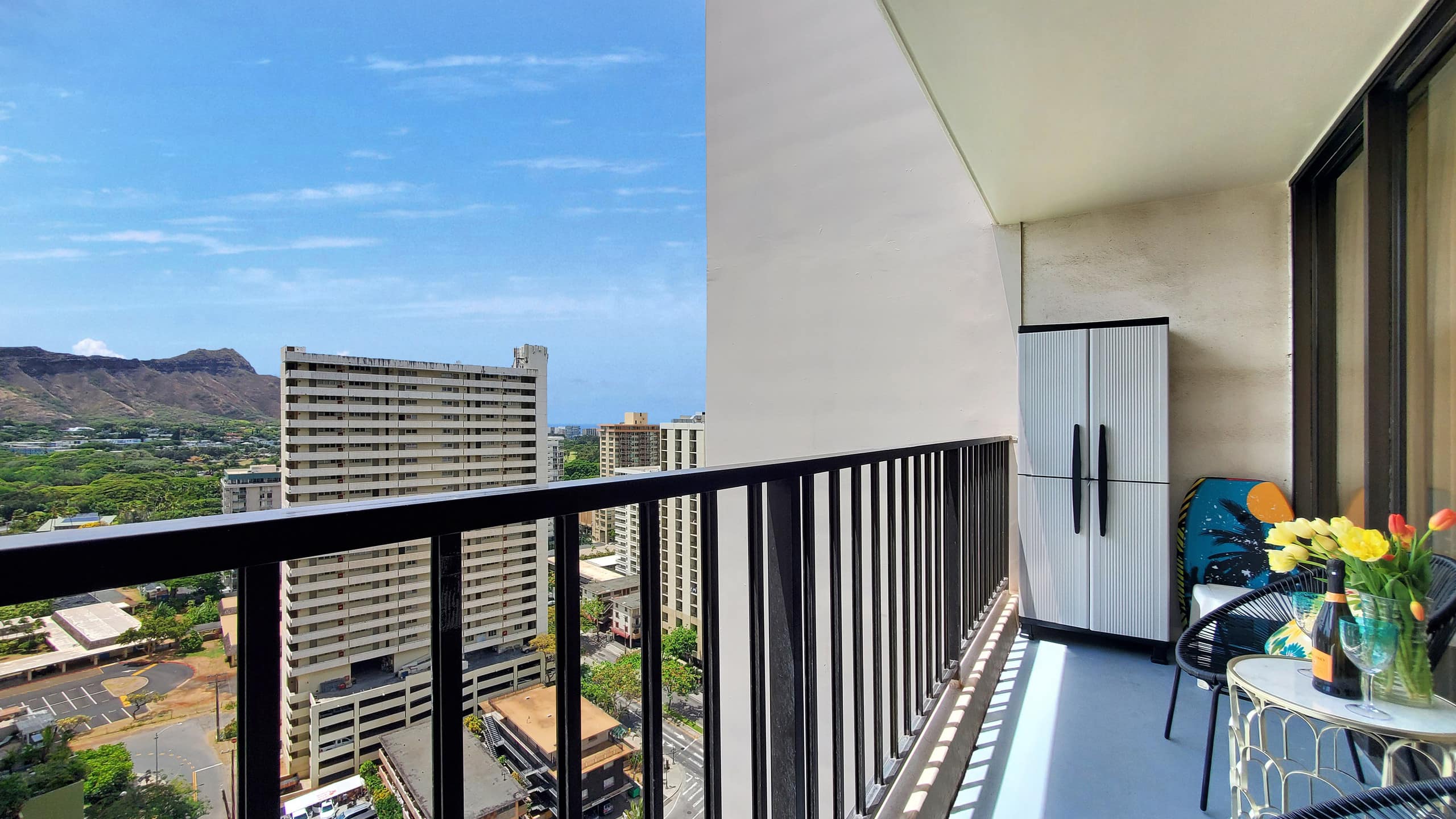 Condo in Honolulu · ★4.79 · 1 bedroom · 2 beds · 1 shared bath - Image 14