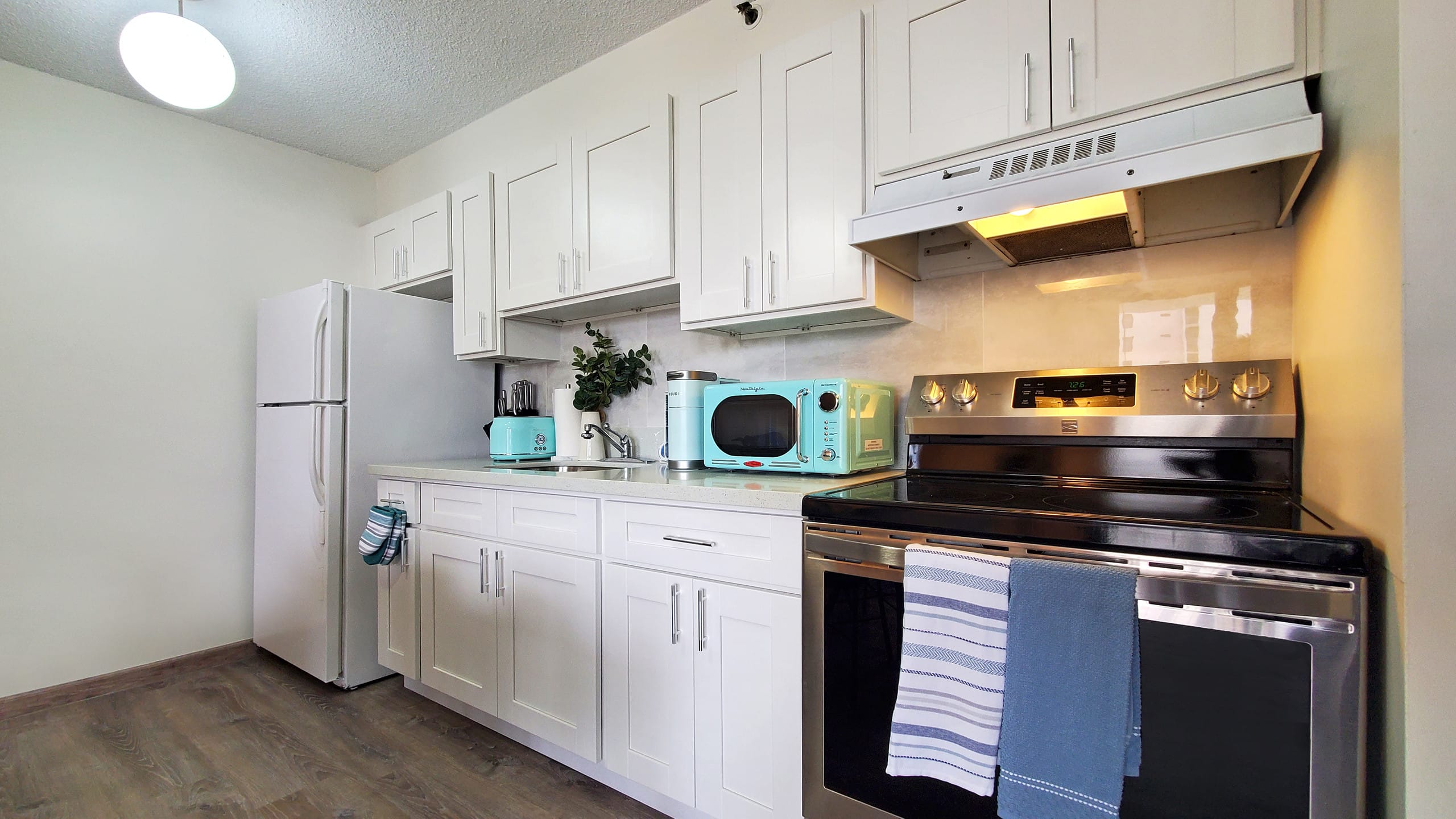Condo in Honolulu · ★4.79 · 1 bedroom · 2 beds · 1 shared bath - Image 18