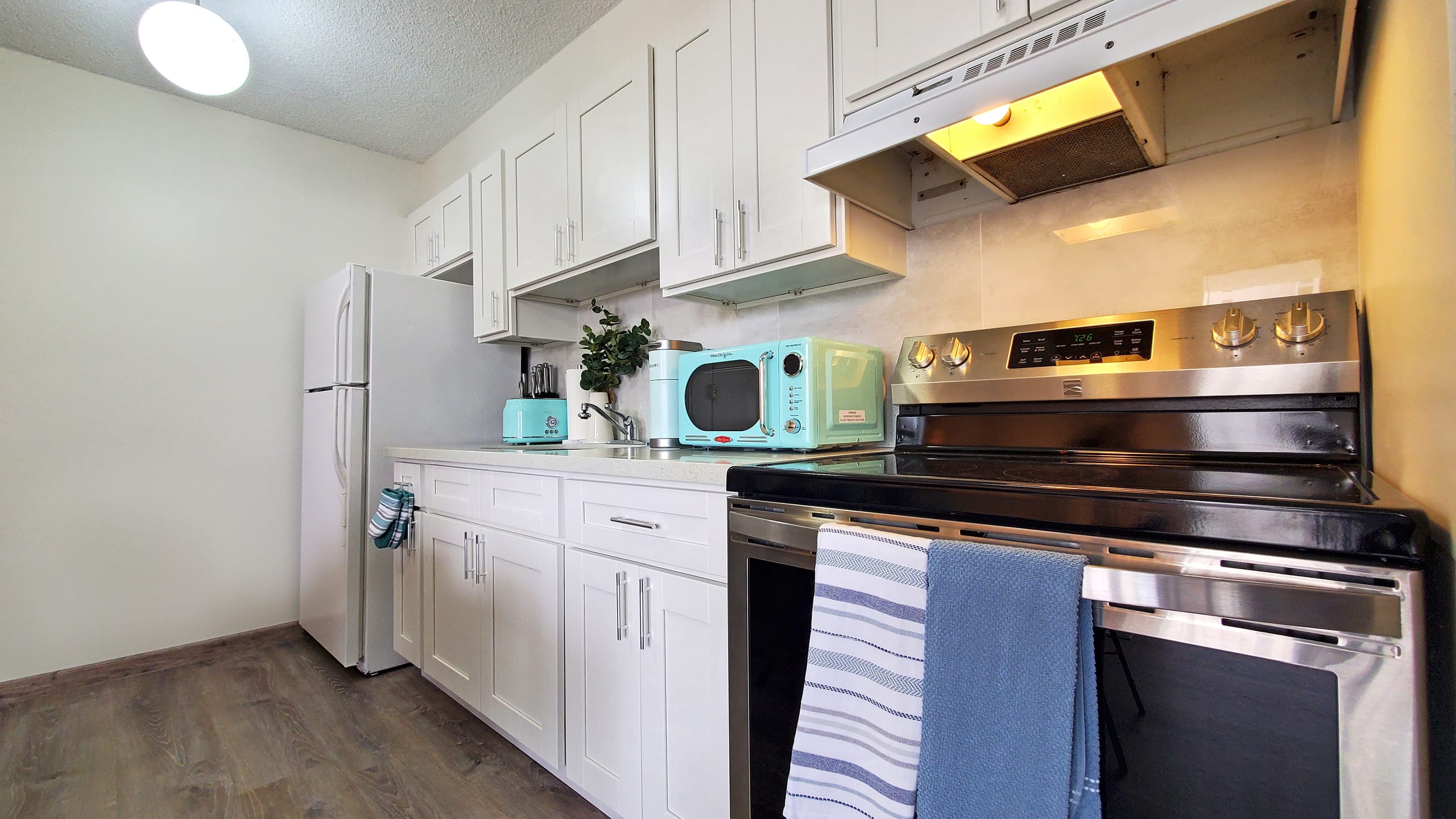 Condo in Honolulu · ★4.79 · 1 bedroom · 2 beds · 1 shared bath - Image 16