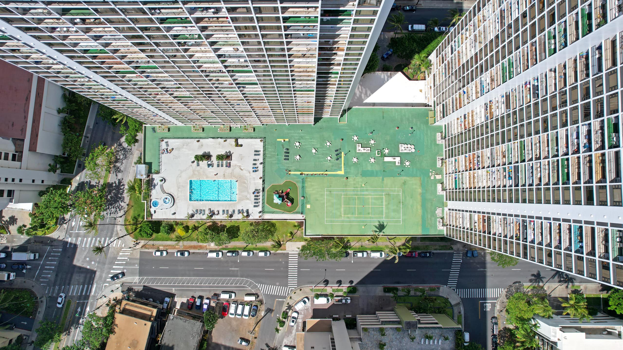 Condo in Honolulu · ★4.79 · 1 bedroom · 2 beds · 1 shared bath - Image 37