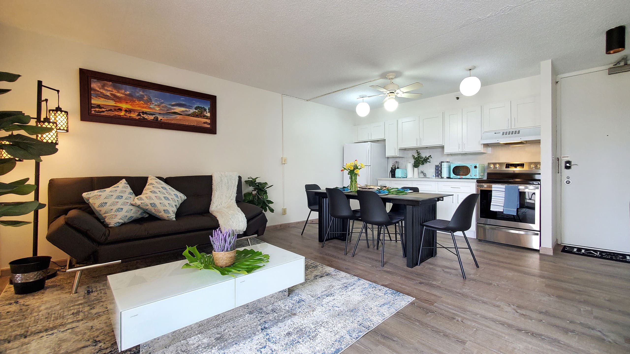 Condo in Honolulu · ★4.79 · 1 bedroom · 2 beds · 1 shared bath - Image 12