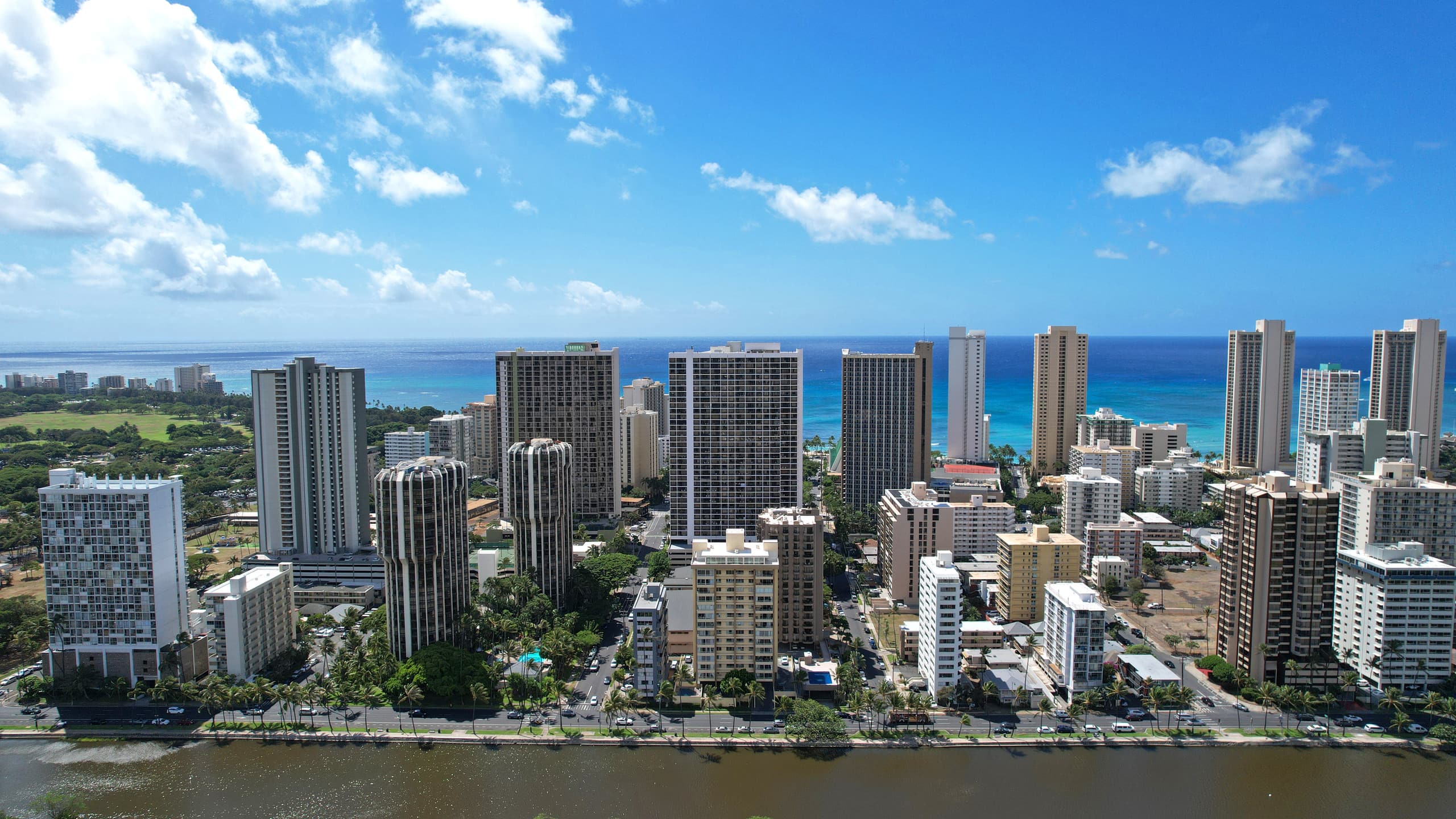 Condo in Honolulu · ★4.79 · 1 bedroom · 2 beds · 1 shared bath - Image 33