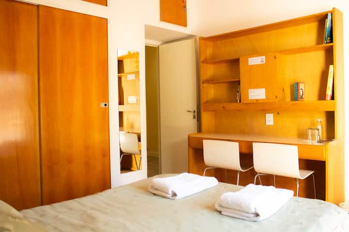 Chambre Privée avec Balcon - Maisons de ville à louer à Flores, Buenos  Aires, Argentine - Airbnb