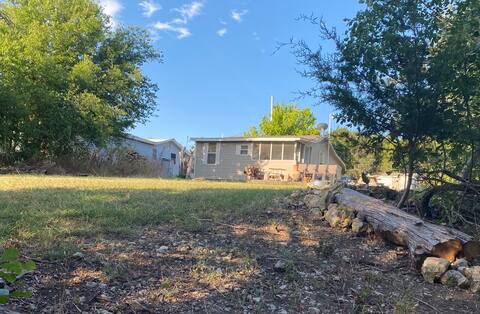 Lookout Trail Cabin on beautiful Lake Whitney cove