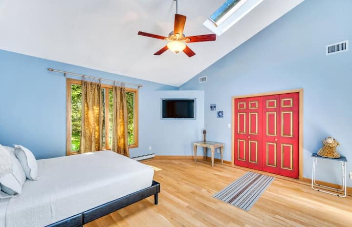 主卧（加大双人床）