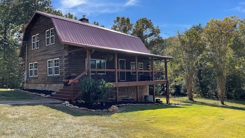 Cozy Cabin near Knoxville