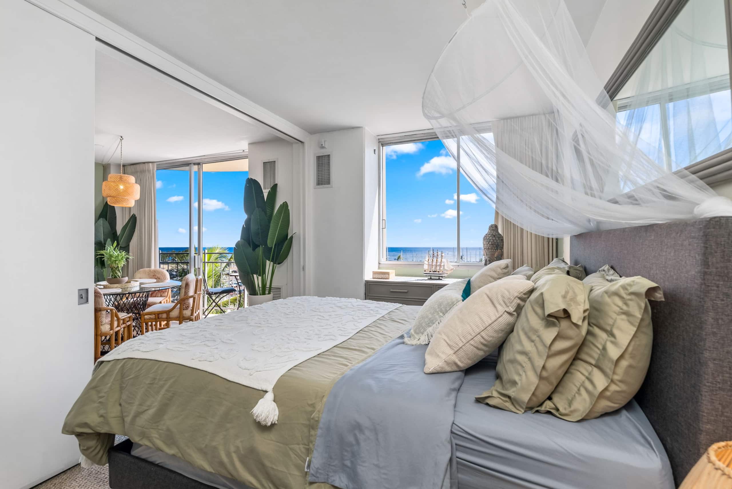 Condo in Honolulu · ★4.98 · 1 bedroom · 2 beds · 1 private bath - Image 1