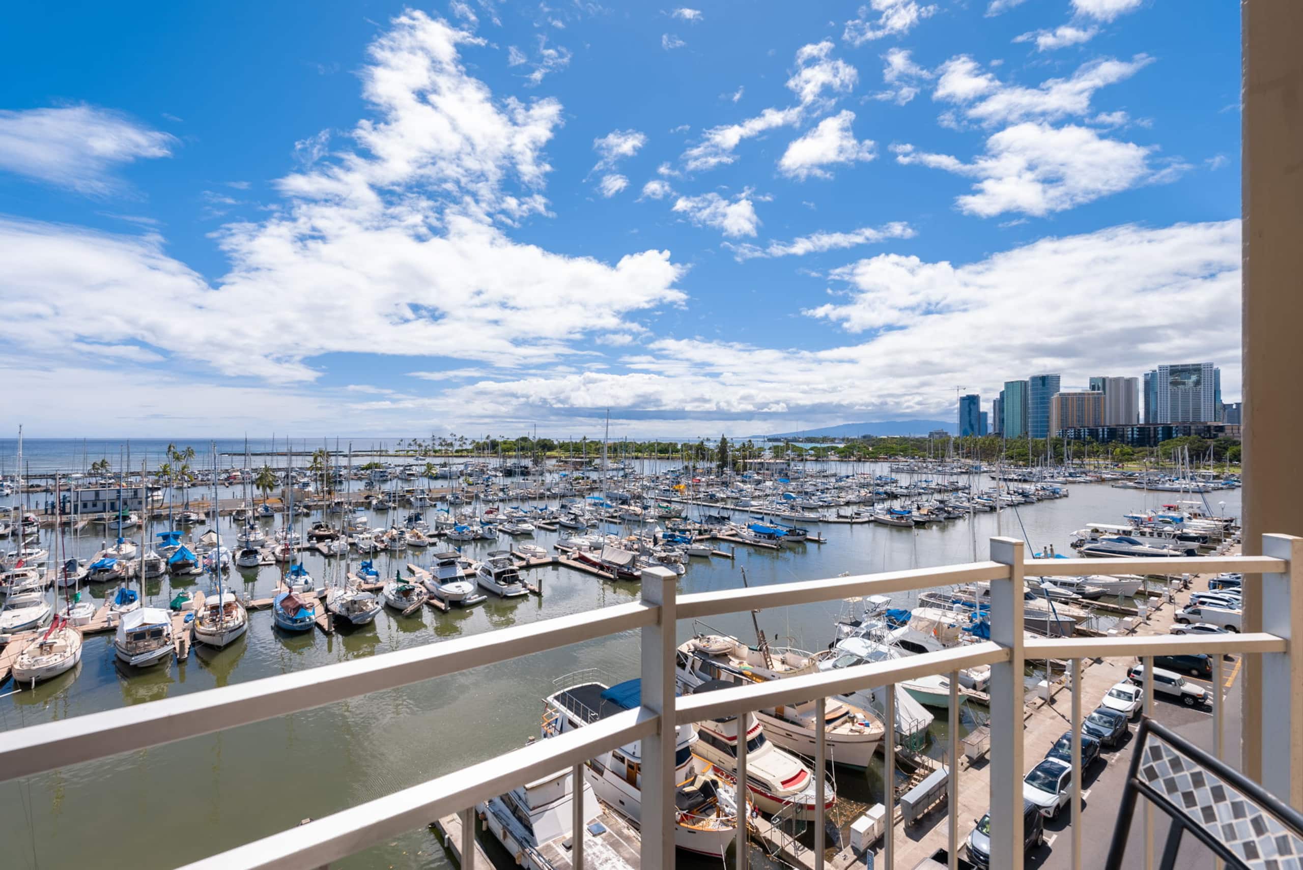 Condo in Honolulu · ★4.98 · 1 bedroom · 2 beds · 1 private bath - Image 22
