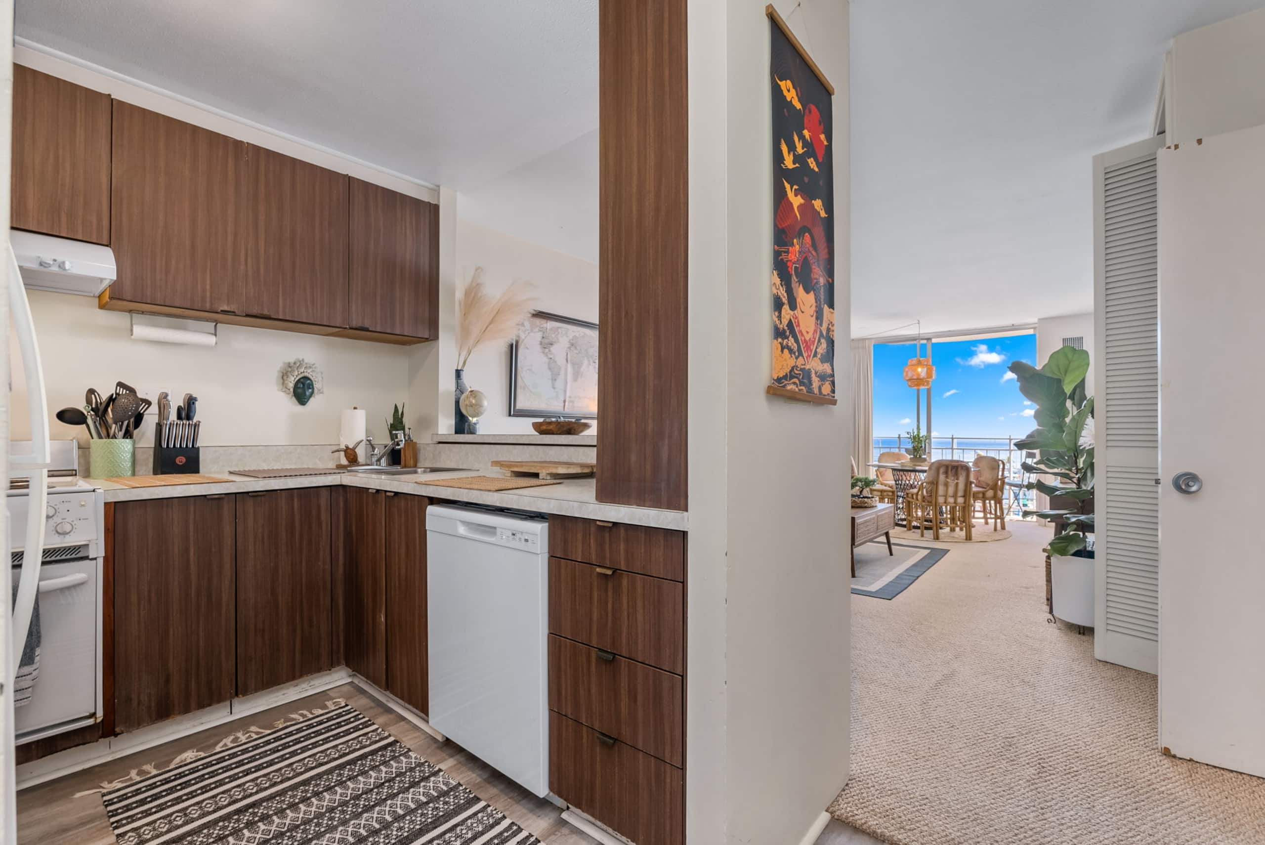 Condo in Honolulu · ★4.98 · 1 bedroom · 2 beds · 1 private bath - Image 9