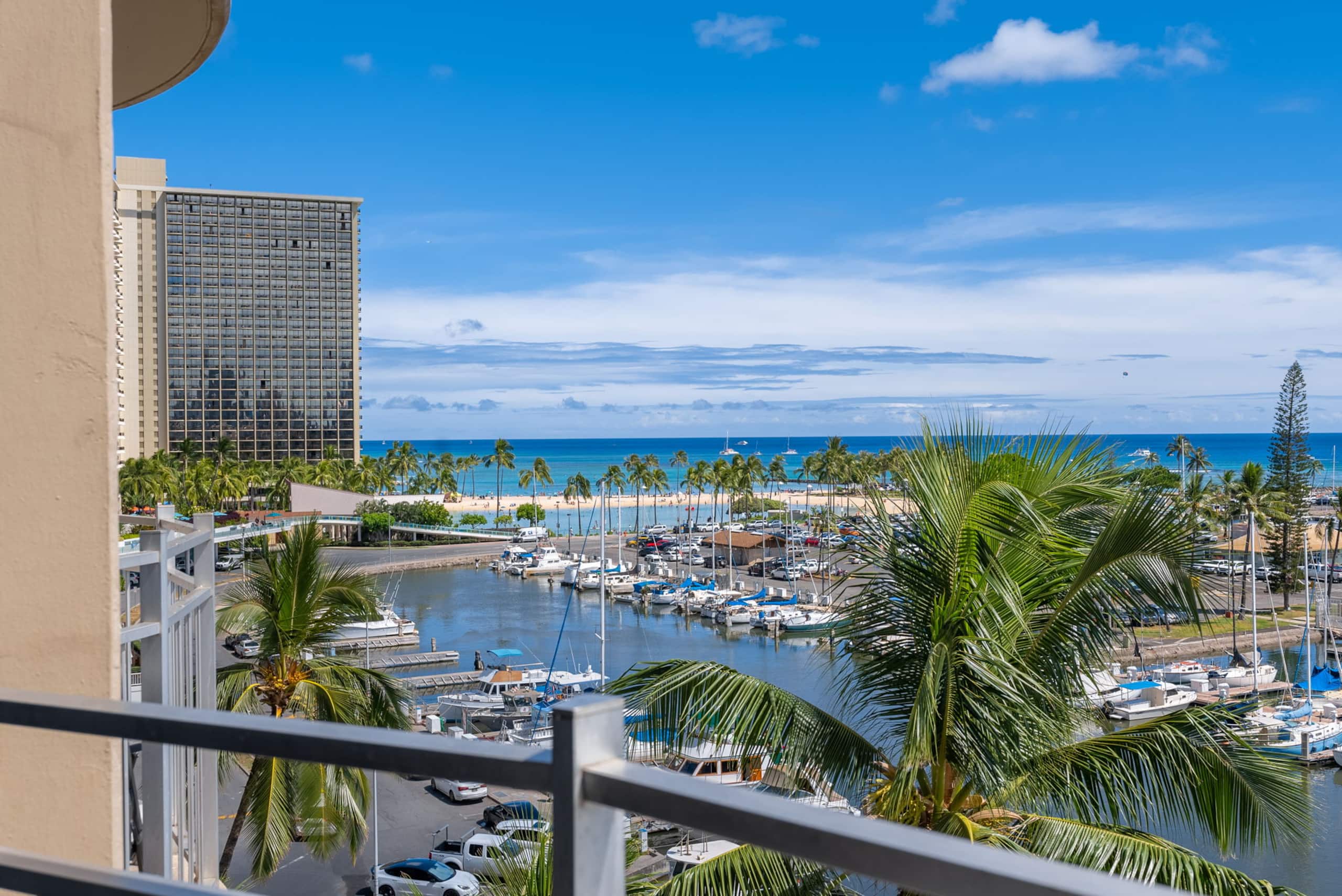 Condo in Honolulu · ★4.98 · 1 bedroom · 2 beds · 1 private bath - Image 23