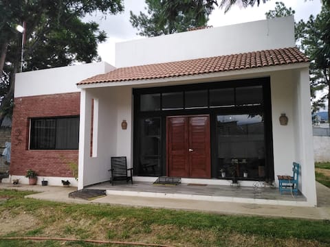 Peaceful villa for 4. w/parking on premises