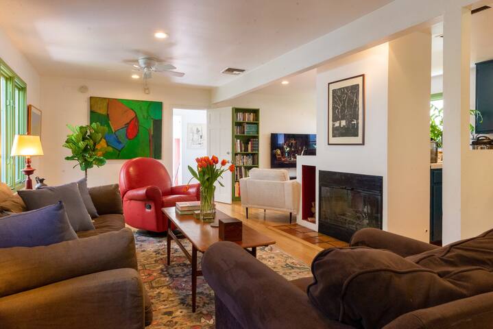 Zen Garden Venice 3BR Home W Rooftop Lounge Hottub gallery image 2